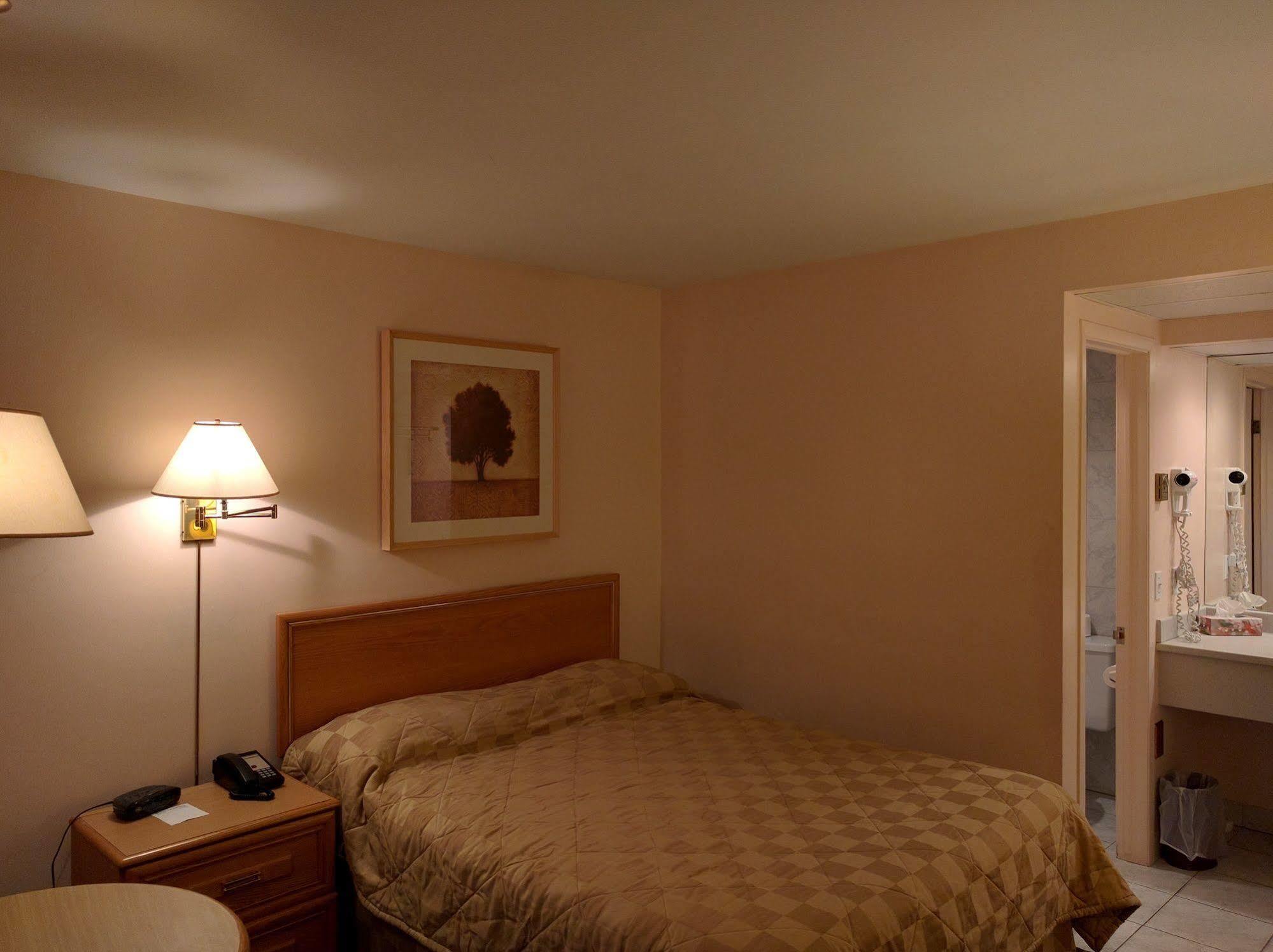 Motel La Siesta Saint-Lambert-Chambly Εξωτερικό φωτογραφία