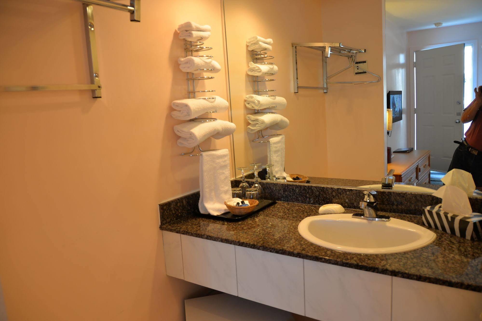 Motel La Siesta Saint-Lambert-Chambly Εξωτερικό φωτογραφία