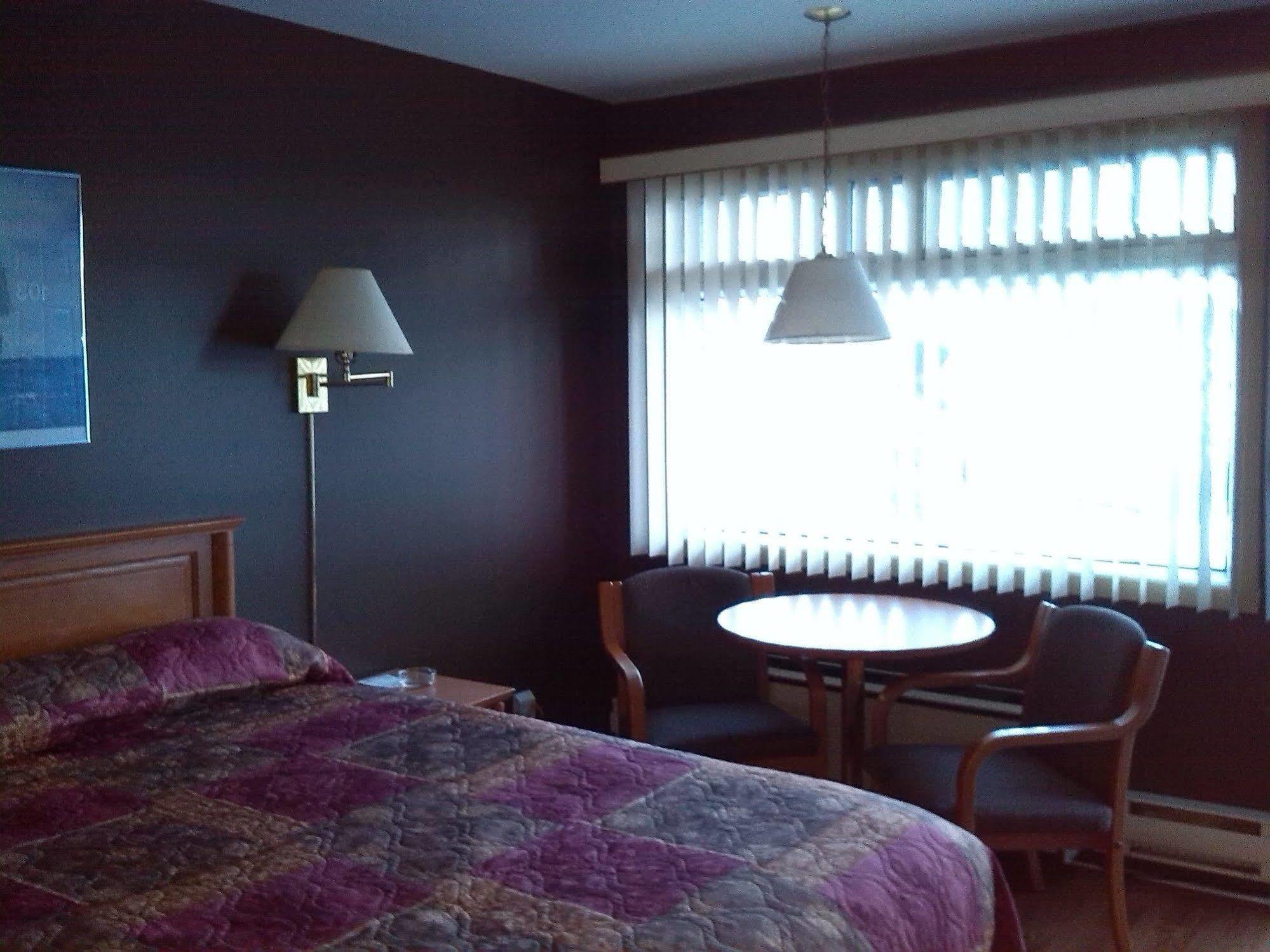 Motel La Siesta Saint-Lambert-Chambly Εξωτερικό φωτογραφία