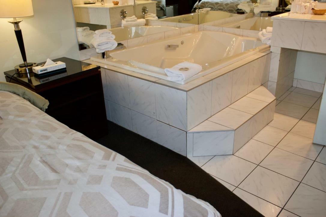 Motel La Siesta Saint-Lambert-Chambly Εξωτερικό φωτογραφία