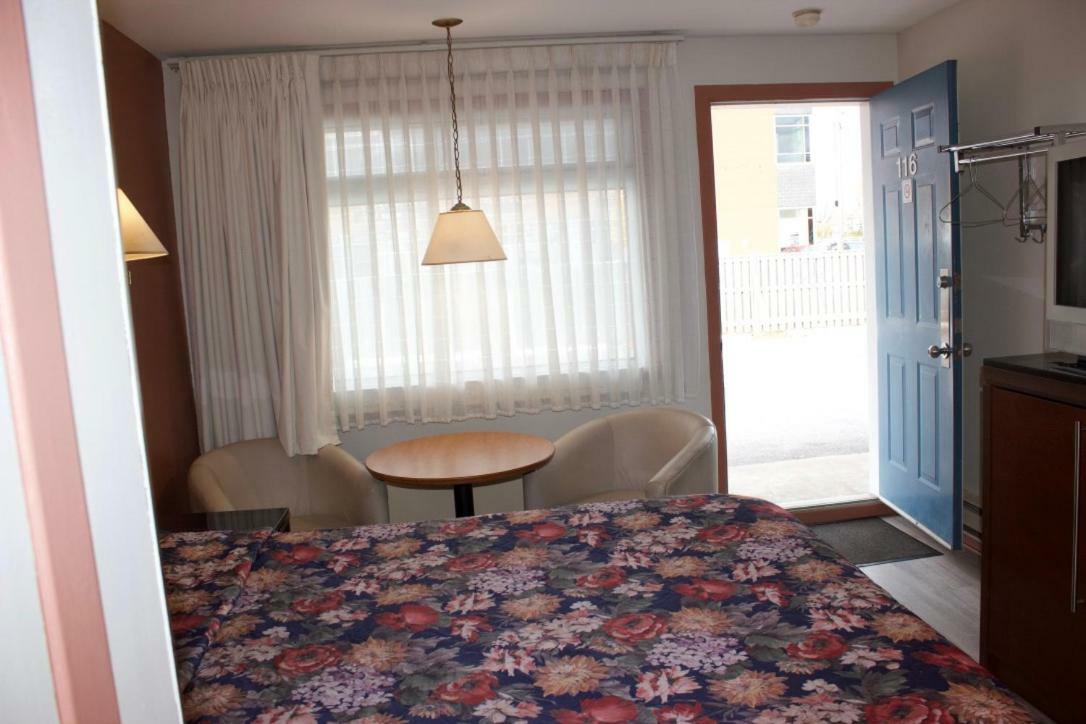 Motel La Siesta Saint-Lambert-Chambly Εξωτερικό φωτογραφία