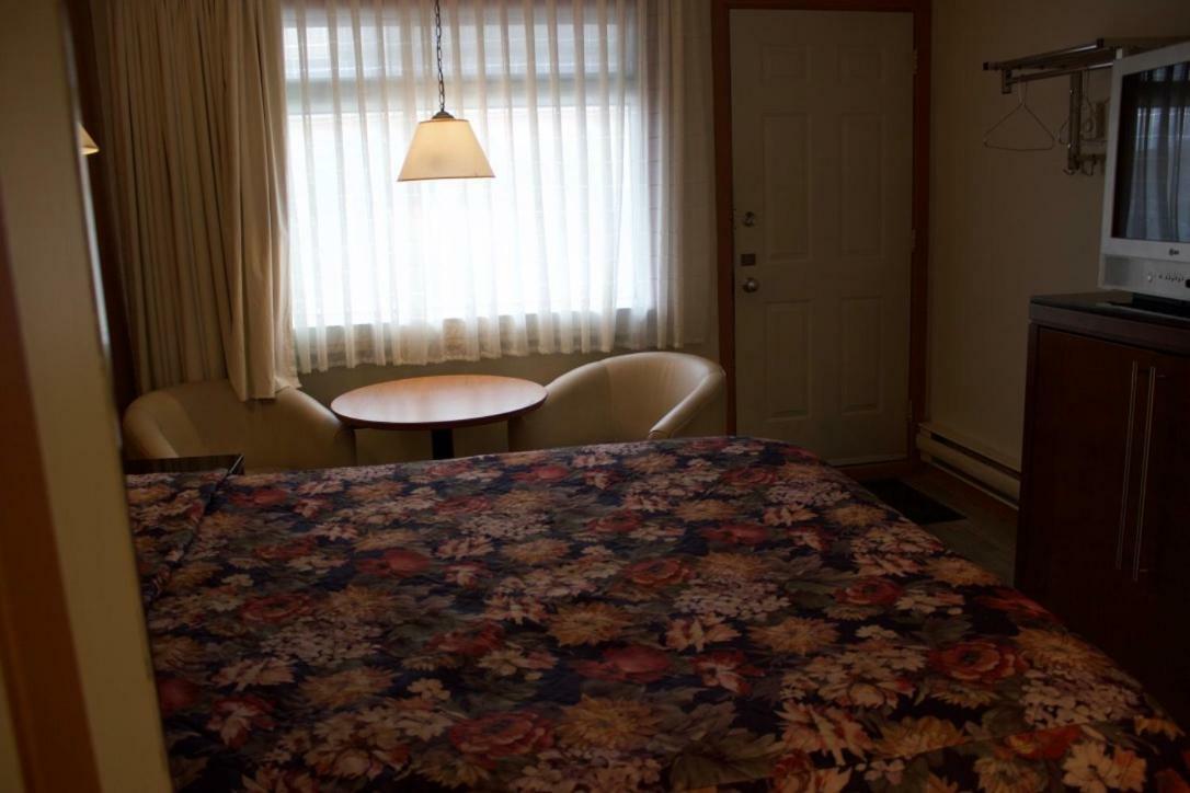 Motel La Siesta Saint-Lambert-Chambly Εξωτερικό φωτογραφία